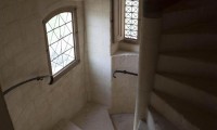 Vue plongeante escalier du Manoir - Domaine de la Baronnie