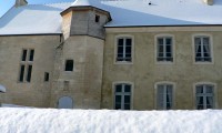 Manoir en contre plongée - Baronnie sous la neige